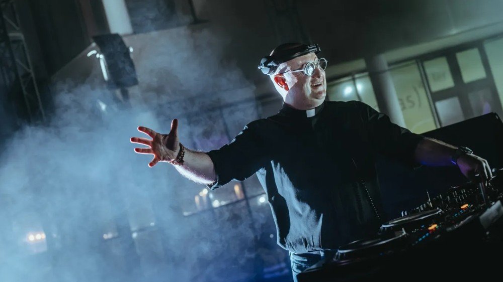 Padre Guilherme llega a Guatemala: Mar Abierto y Ministerio Presencia abrirán su concierto en 2026