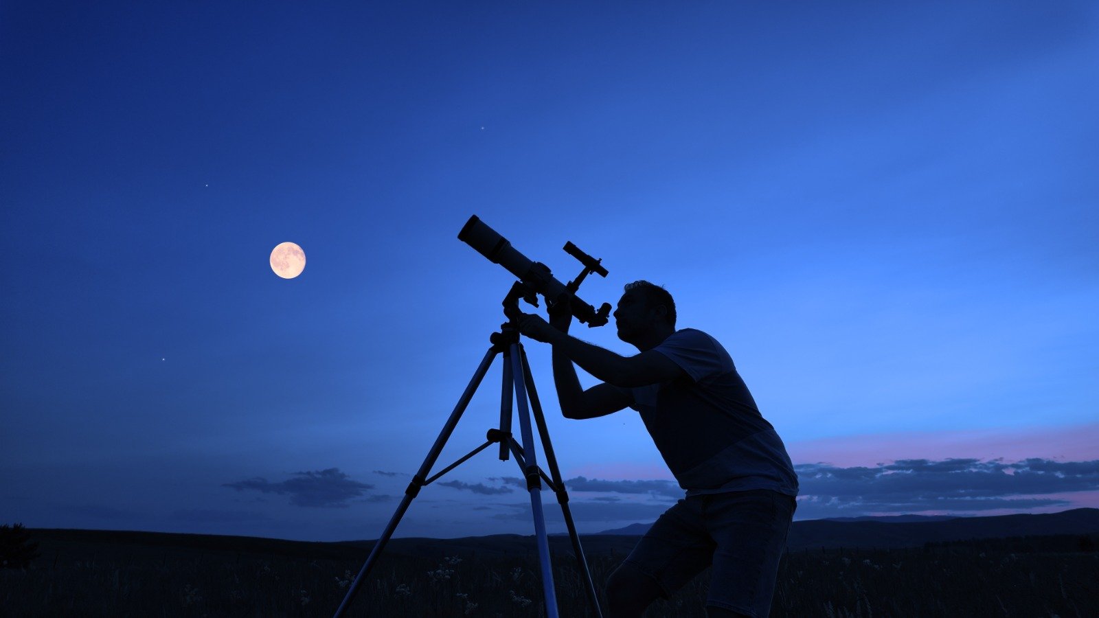 Noche Astral en Museo Miraflores: Observación y Aprendizaje sobre el Universo en Ciudad de Guatemala
