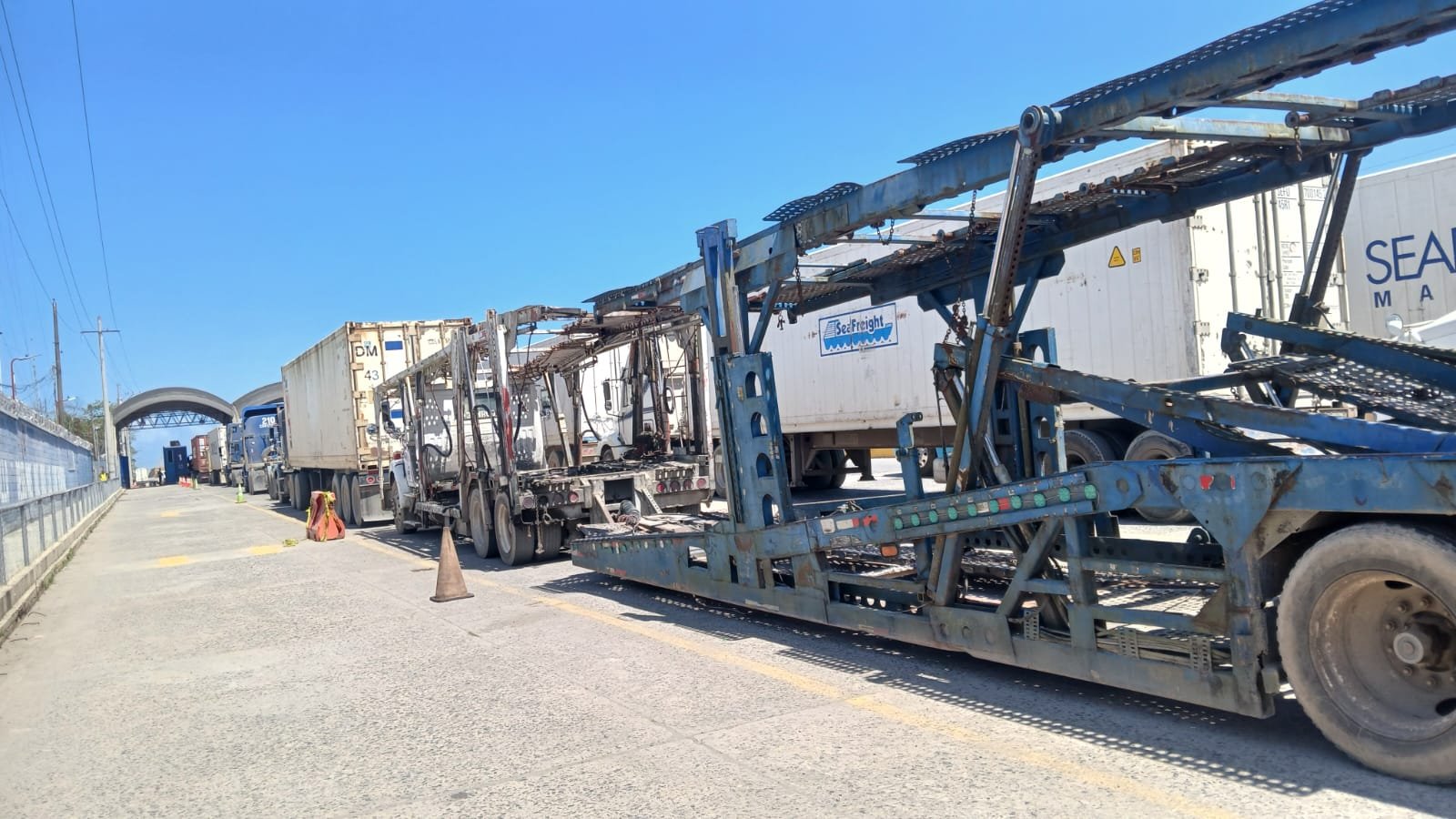 Falla en sistema informático de la SAT genera congestión en aduanas y afecta logística en puertos guatemaltecos