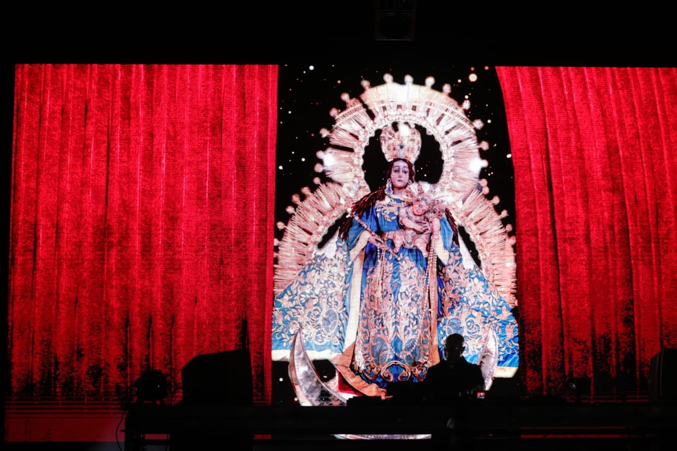 Concierto del DJ Padre Guilherme en Guatemala destaca emotiva proyección de la Virgen del Rosario