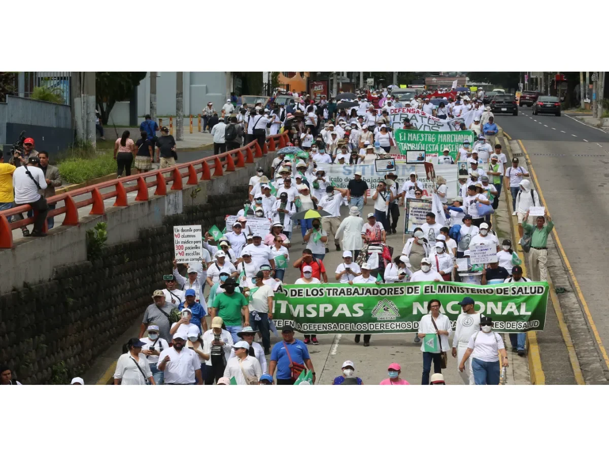 CONADESA y sindicatos convocan a marcha blanca el 1 de mayo para exigir mejoras en el sistema de salud CONADESA y sindicatos convocan a marcha blanca el 1 de mayo para exigir mejoras en el sistema de salud