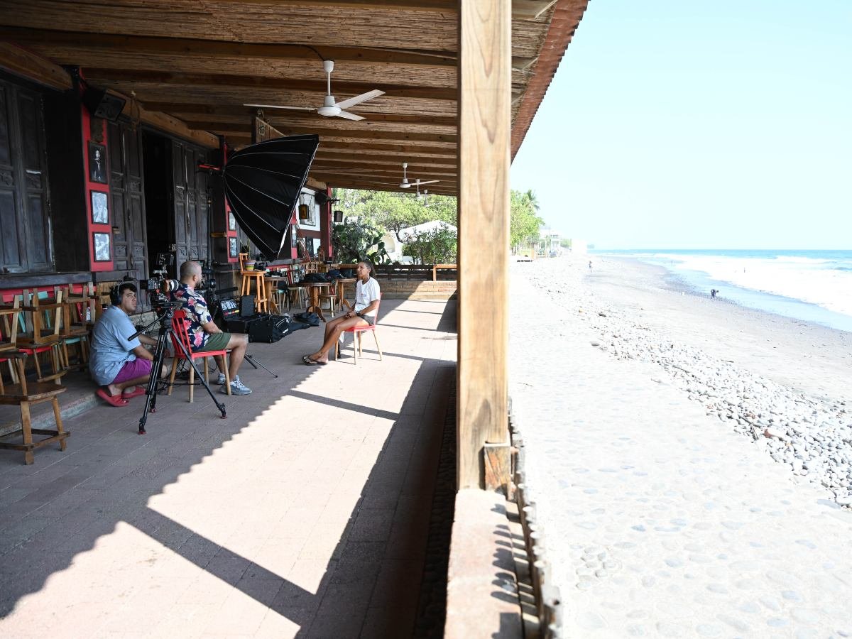 Documental revela la evolución y el impacto cultural del surf en El Salvador
