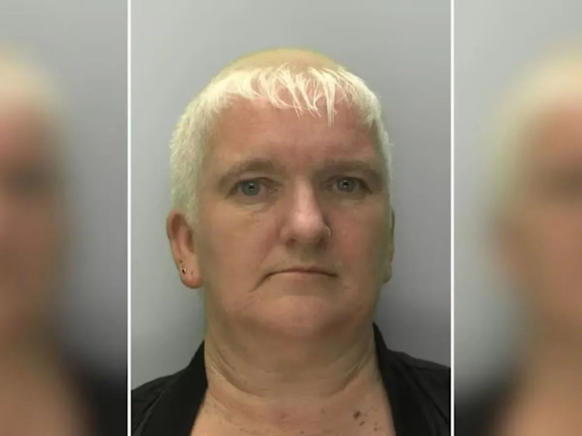 Condenan a mujer en Inglaterra por esclavizar a adolescente con discapacidad durante 25 años