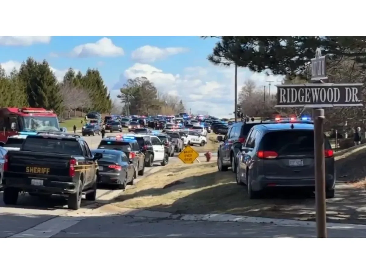Hombre armado muere tras embestir sinagoga y enfrentarse a la policía en Míchigan