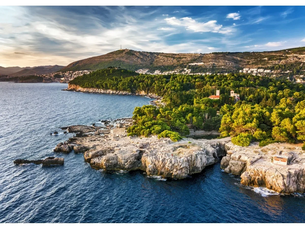 Lokrum, la isla croata donde nadie puede pasar la noche: naturaleza e historia intactas