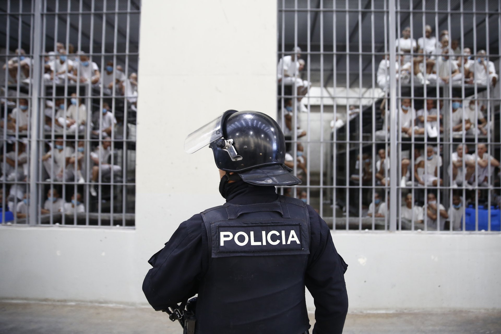 El Salvador aprueba reforma constitucional para cadena perpetua a homicidas, violadores y terroristas