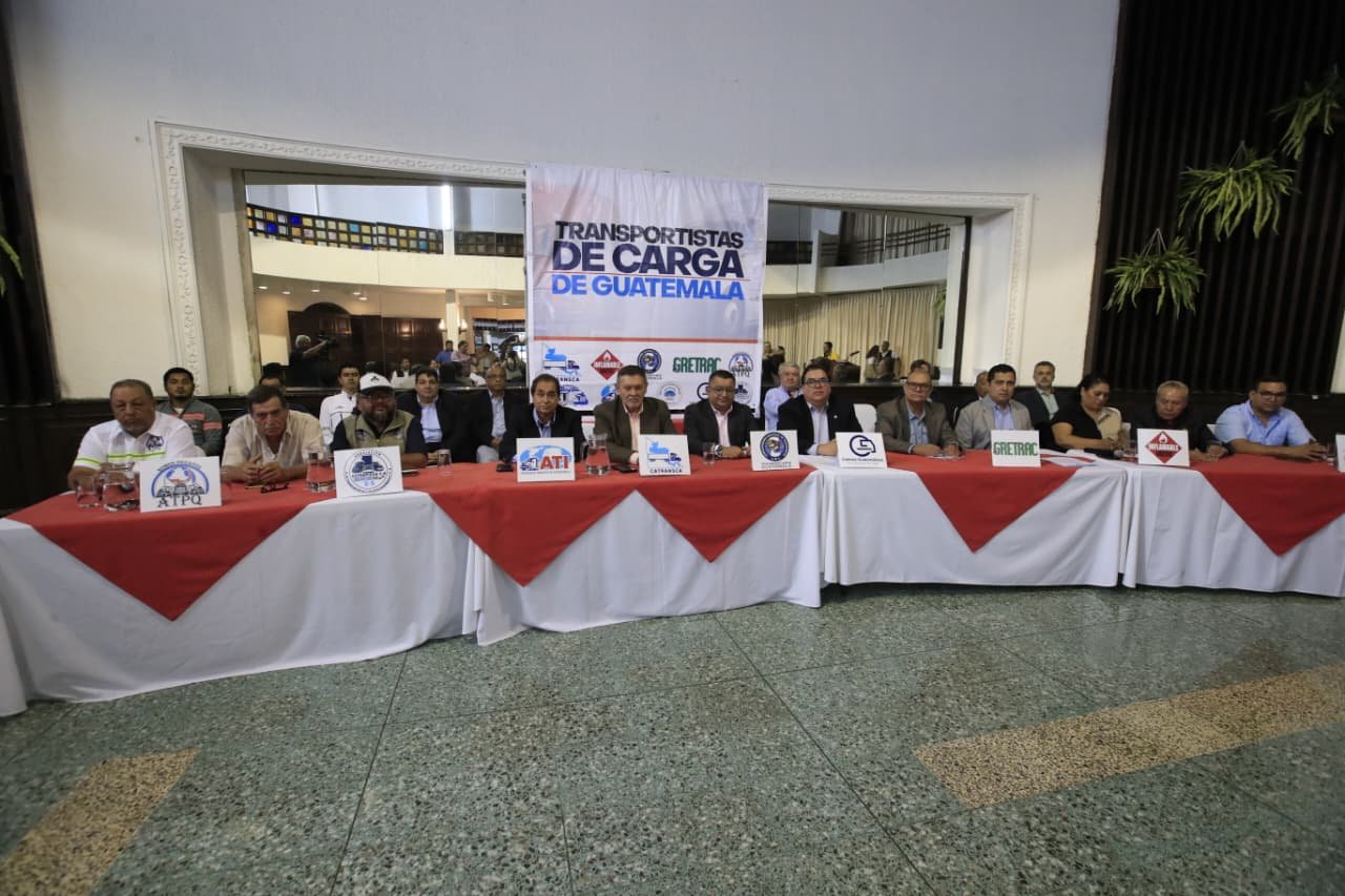 Gremiales de transporte de carga en Guatemala descartan paro y solicitan retomar debate sobre limitadores de velocidad