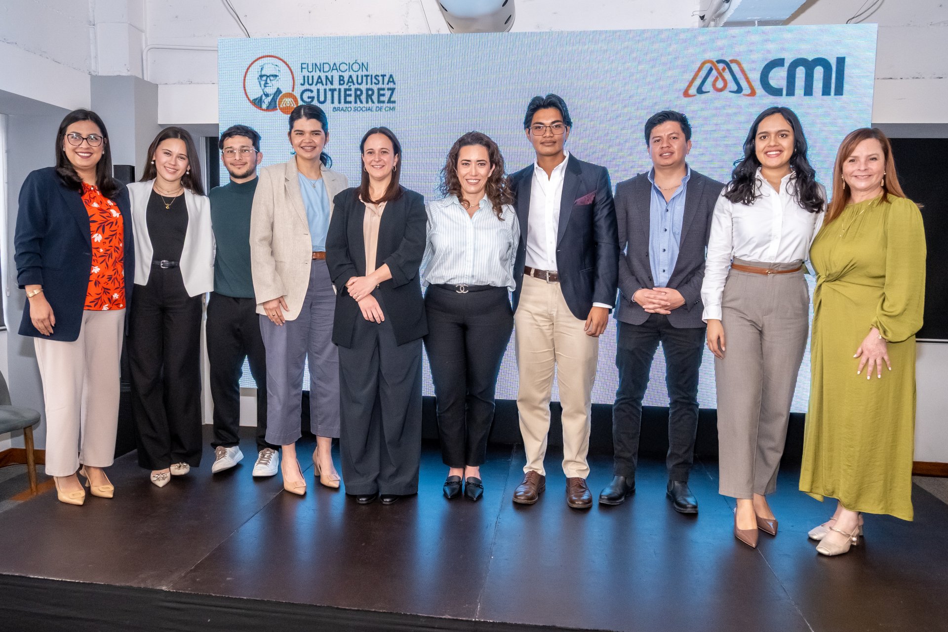 Convocatoria abierta para becas universitarias que transforman vidas en Guatemala