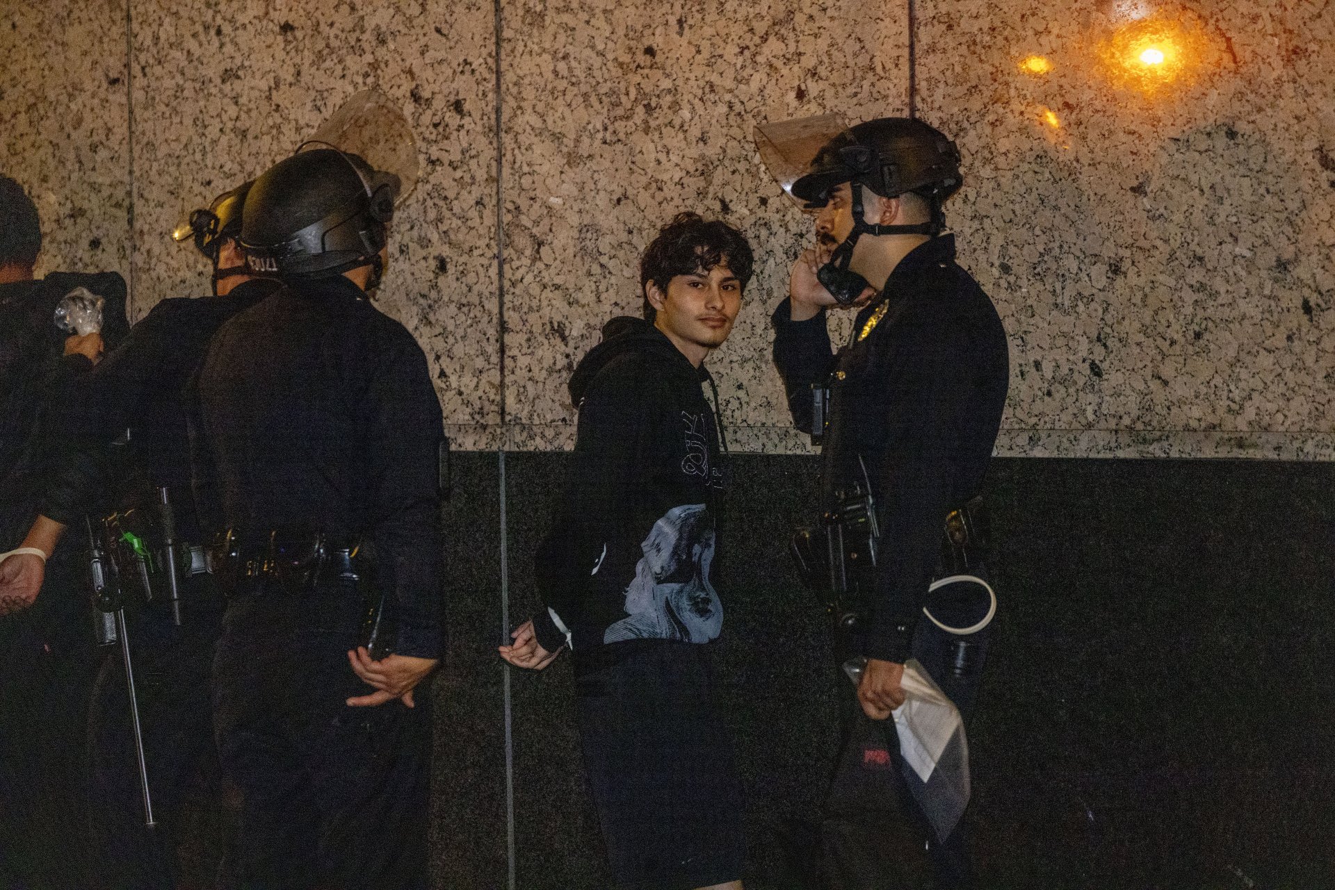 Investigación por presuntos comentarios racistas y homofóbicos en la policía de Los Ángeles