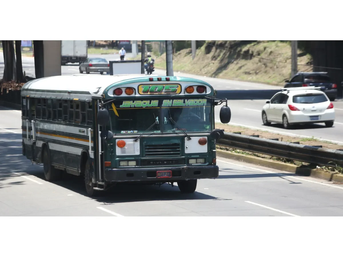 Transportistas enfrentan pérdidas de hasta $370 por incremento en precio del combustible