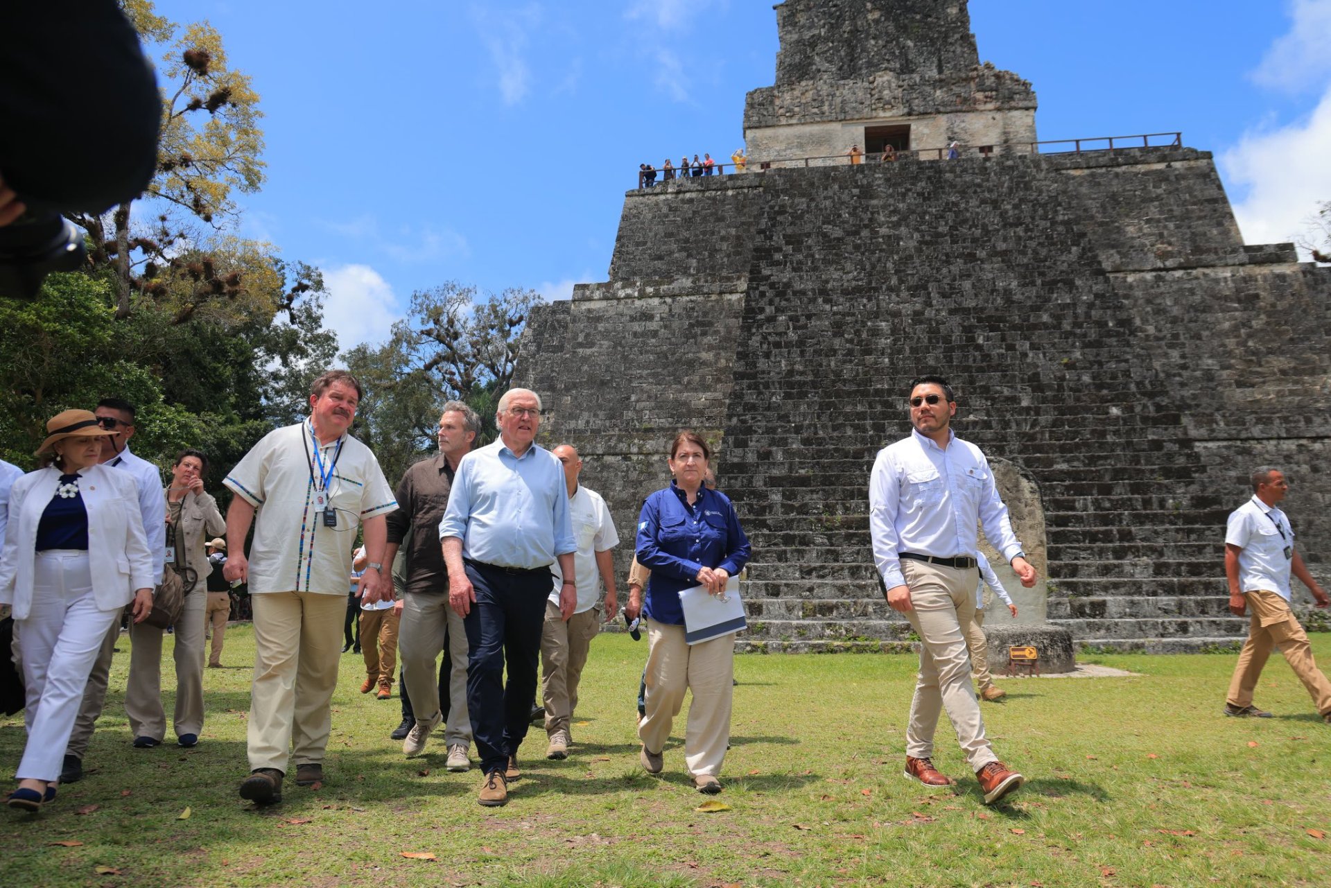 Presidente de Alemania concluye visita a Guatemala con recorrido por Tikal y continúa gira en México