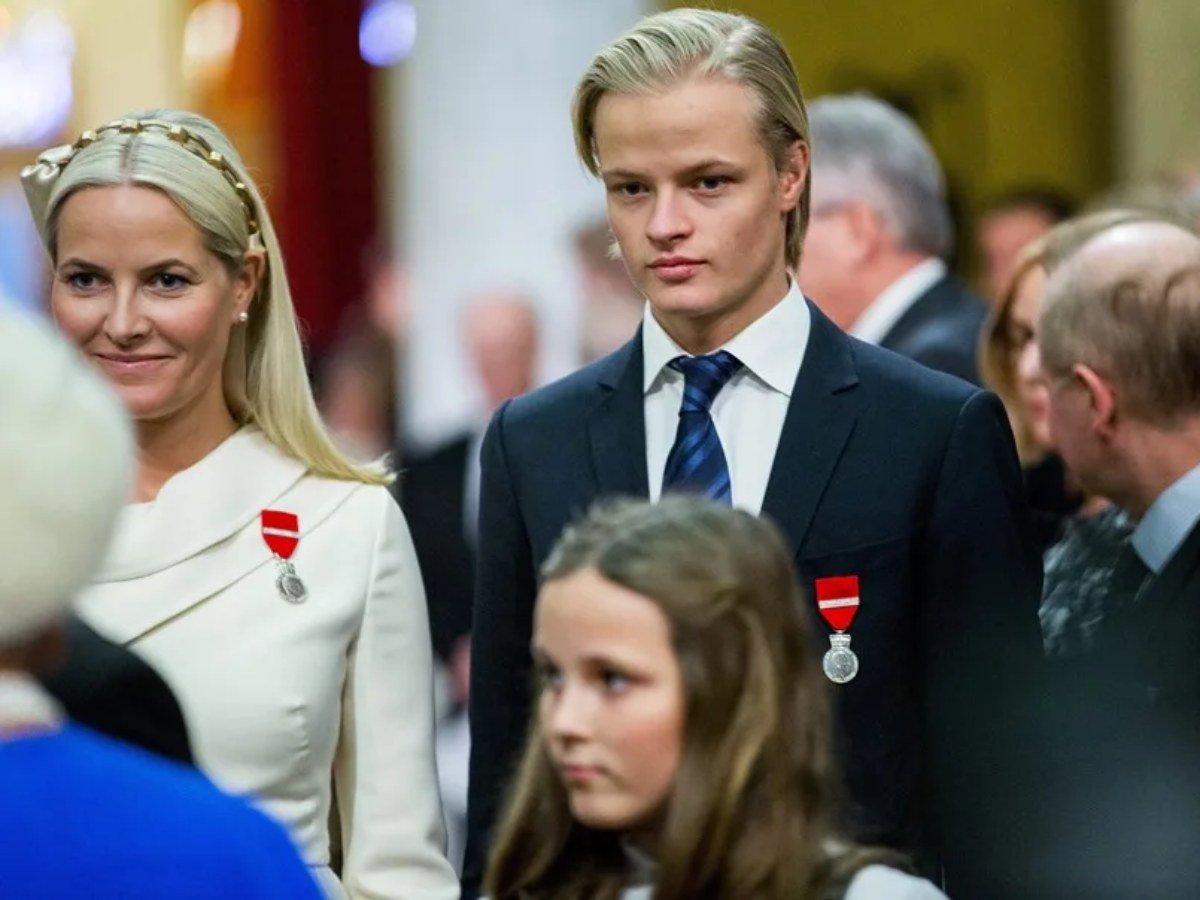 Fiscalía de Noruega solicita más de siete años de prisión para hijo de princesa por múltiples delitos Fiscalía de Noruega solicita más de siete años de prisión para hijo de princesa por múltiples delitos