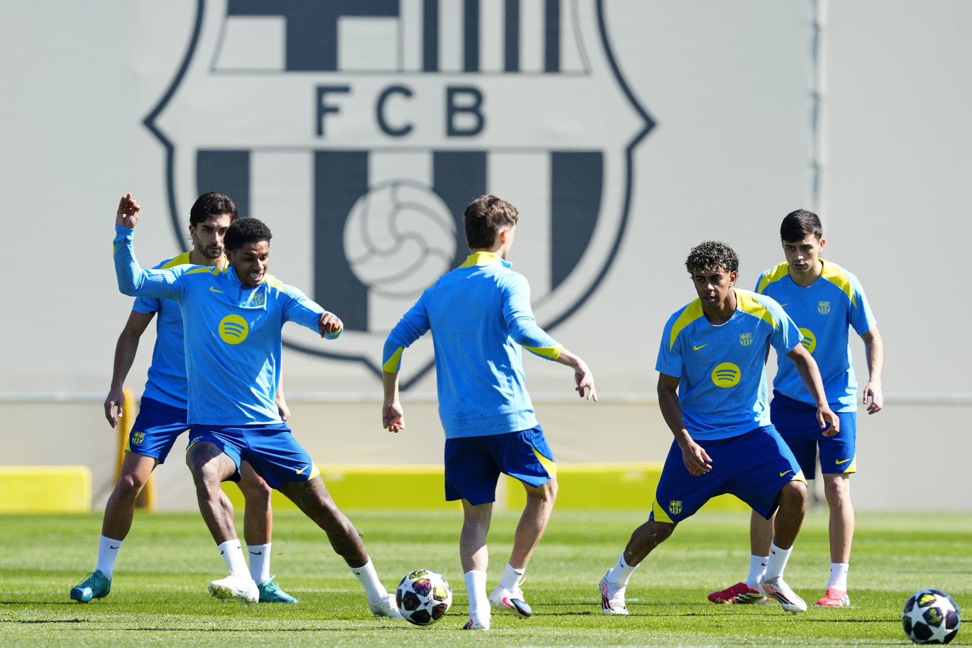 Barcelona y Newcastle se enfrentan en el Camp Nou por el pase a cuartos de final de la Champions League