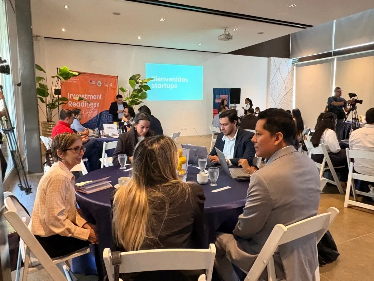 Programa impulsa a 25 startups salvadoreñas para acceder a inversión y escalar negocios