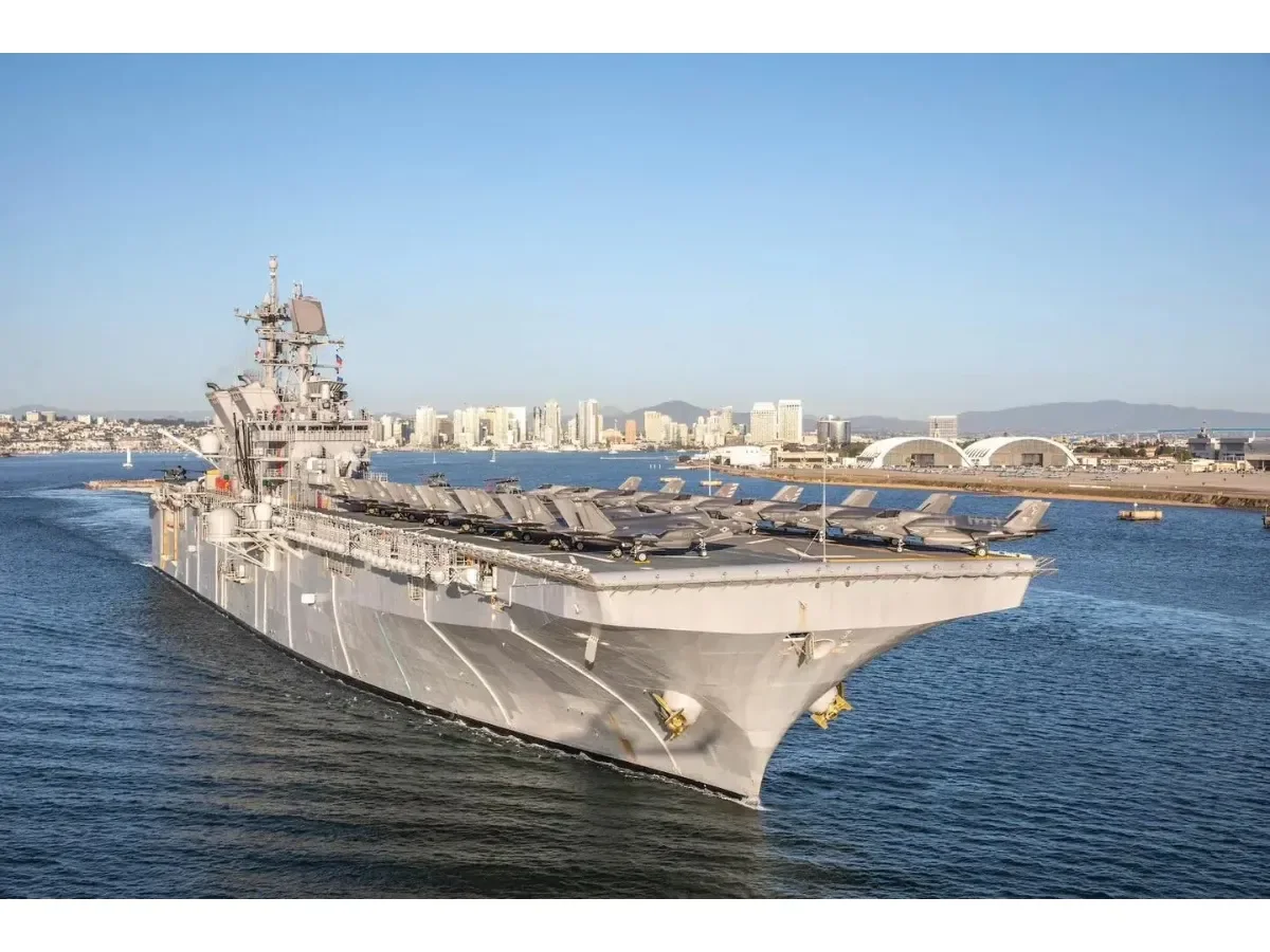 Buque de guerra estadounidense USS Tripoli se dirige a Oriente Medio con posible despliegue de marines Buque de guerra estadounidense USS Tripoli se dirige a Oriente Medio con posible despliegue de marines