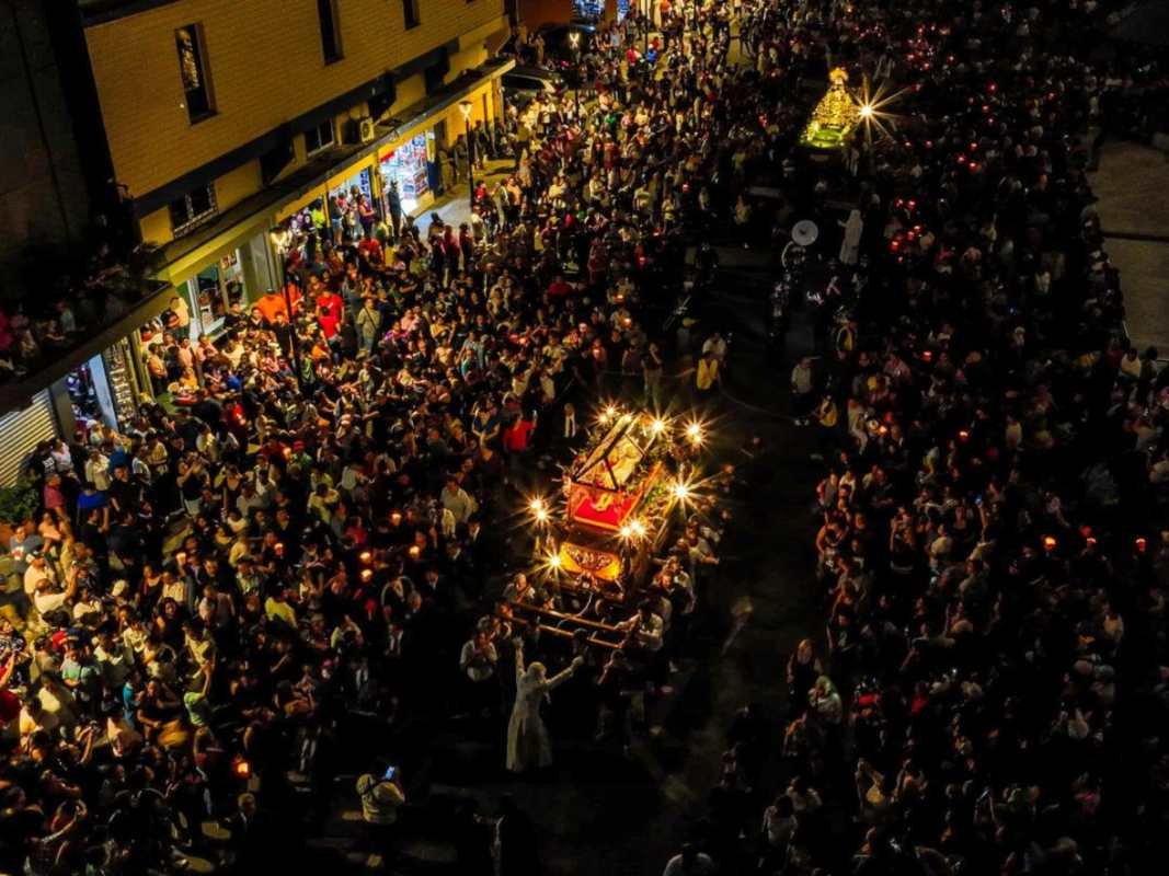 Inscripciones abiertas para cargadores en procesiones de Semana Santa en el Centro Histórico de San Salvador