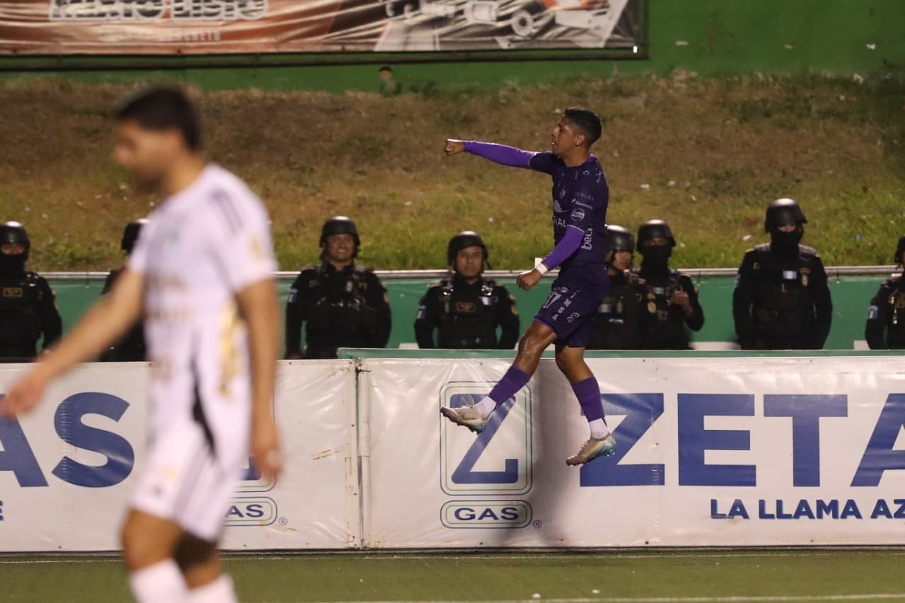 Clausura 2026: Antigua GFC vence a Comunicaciones y complica sus aspiraciones en casa