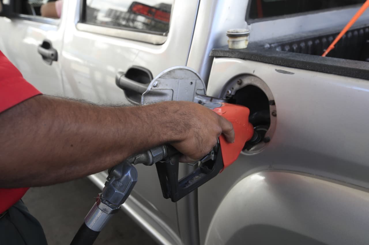 Ministerio Público realiza 42 diligencias en gasolineras tras denuncias por precios de combustibles en Guatemala Ministerio Público realiza 42 diligencias en gasolineras tras denuncias por precios de combustibles en Guatemala