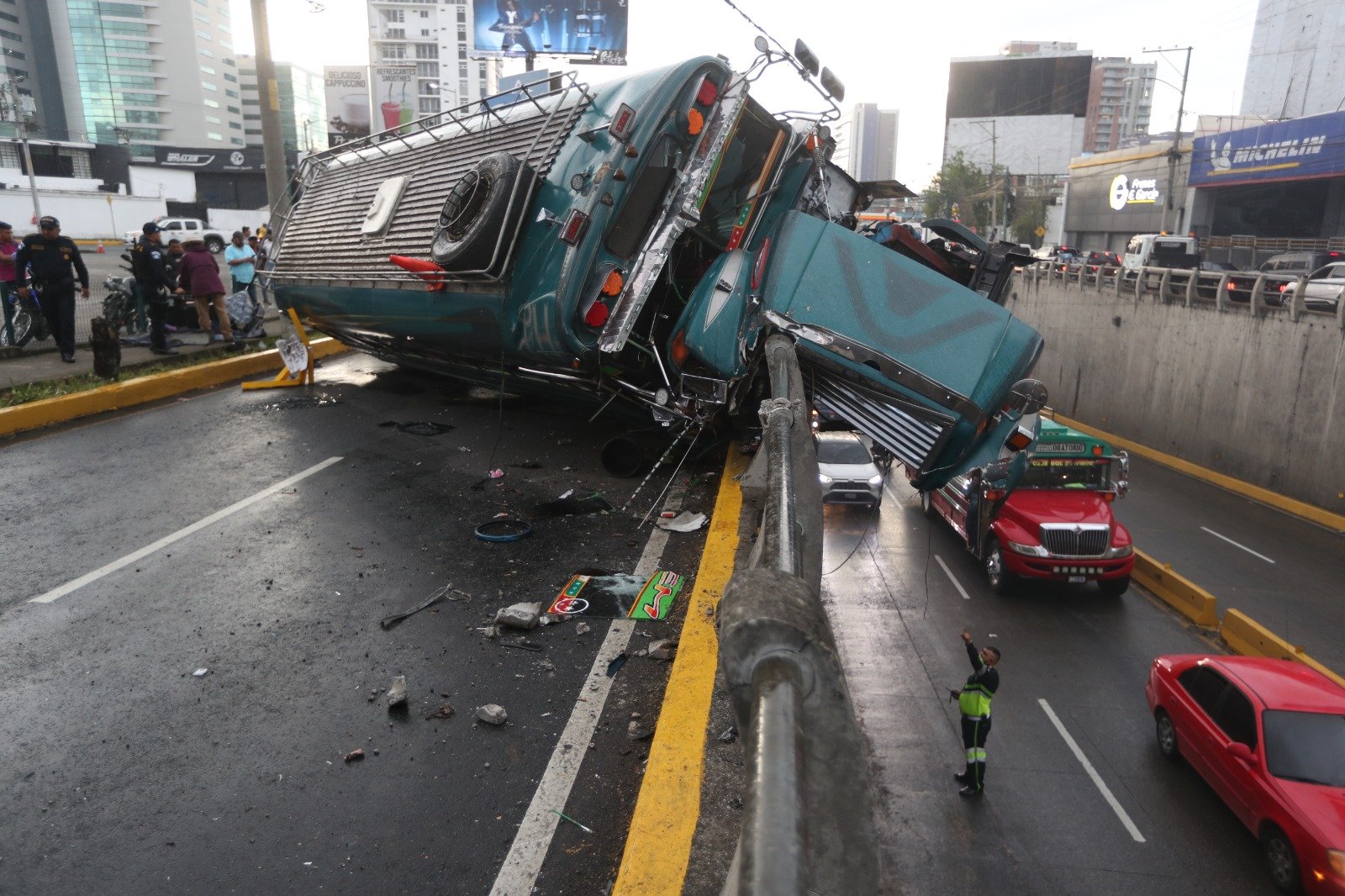 Sistema Limitador de Velocidad en Guatemala: funcionamiento, alcance y retos en su implementación Sistema Limitador de Velocidad en Guatemala: funcionamiento, alcance y retos en su implementación