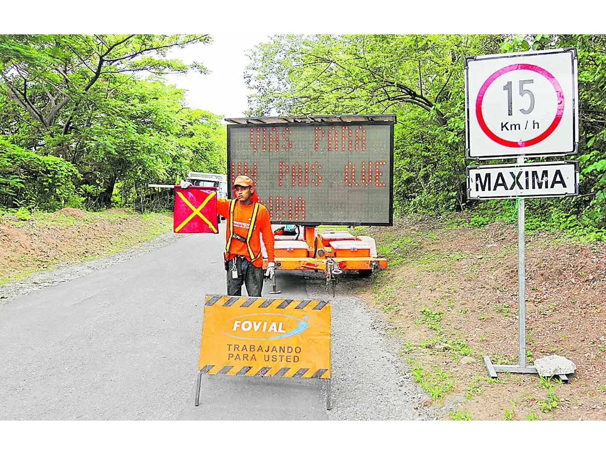 FOVIAL avanza en la conexión vial entre Nuevo Cuscatlán y carretera a La Libertad para mejorar movilidad