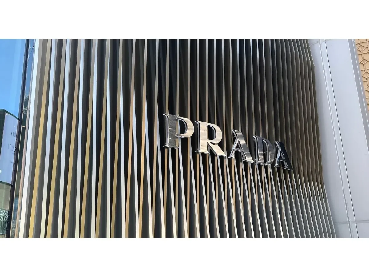 Robo a planta de Prada en Italia: sustraen cientos de zapatos de lujo en audaz asalto