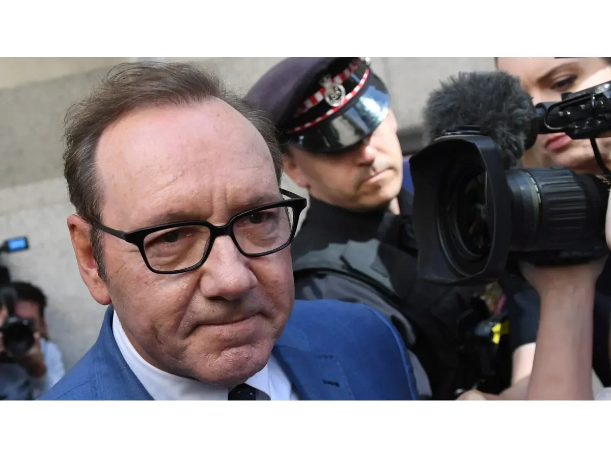 Kevin Spacey alcanza acuerdo extrajudicial con tres demandantes en caso de agresión sexual en Londres