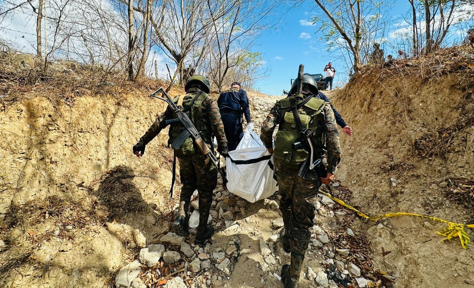 Hallazgo de cadáver y decomiso masivo en requisa del penal Los Jocotes en Zacapa Hallazgo de cadáver y decomiso masivo en requisa del penal Los Jocotes en Zacapa