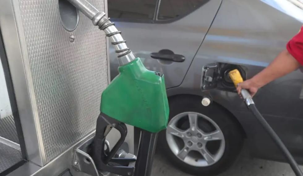 Impacto desigual del aumento en el precio de la gasolina en Centroamérica tras conflicto geopolítico
