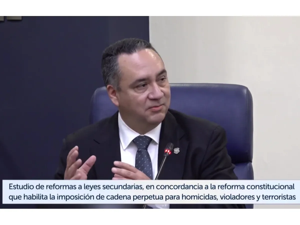 Fiscal general defiende cadena perpetua con mecanismo de revisión para garantizar derechos y seguridad