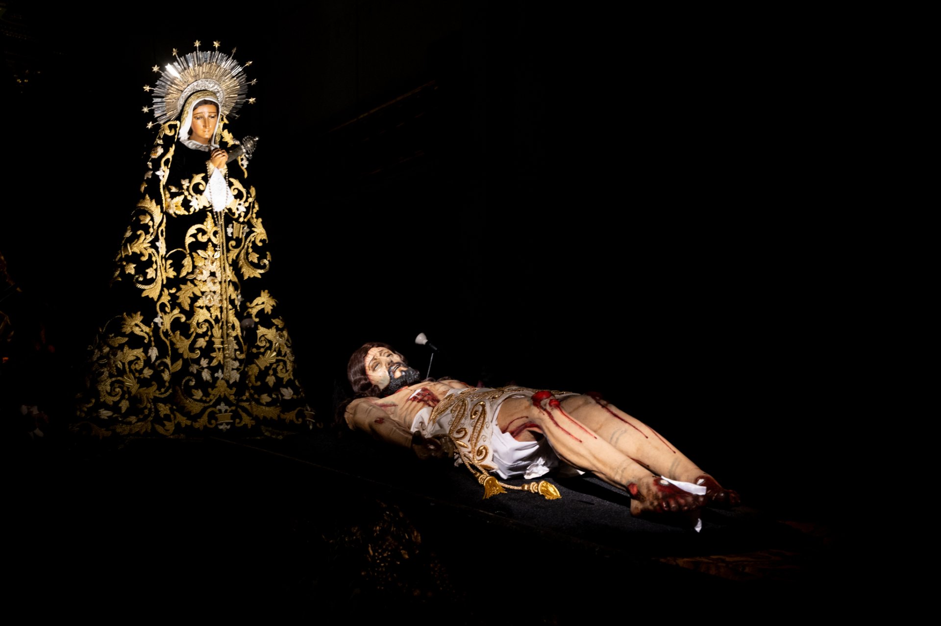 Procesión del Señor Sepultado en Antigua Guatemala: Tradición y Devoción en Semana Santa 2026