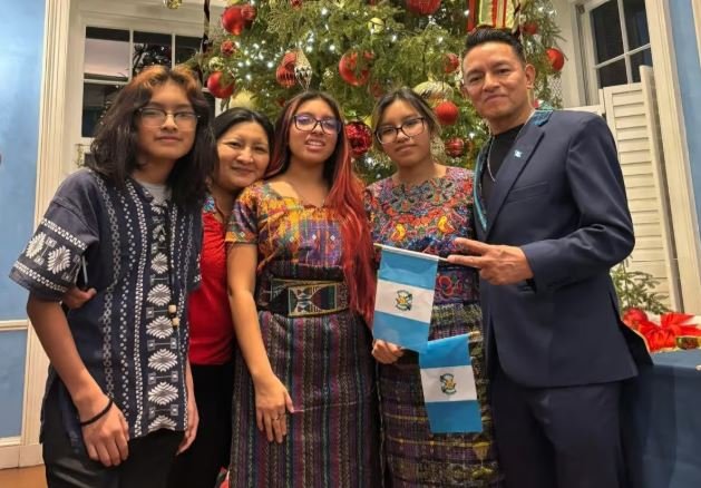 Luis Gómez: De inmigrante sin inglés a líder comunitario y notario en Estados Unidos Luis Gómez: De inmigrante sin inglés a líder comunitario y notario en Estados Unidos