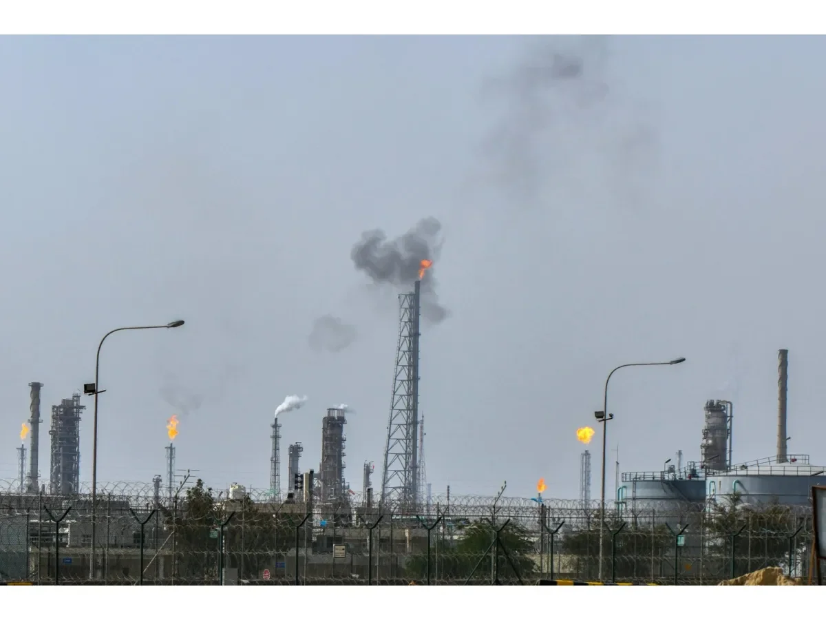 Irán intensifica amenazas globales y confirma continuidad en producción de misiles amid conflicto regional