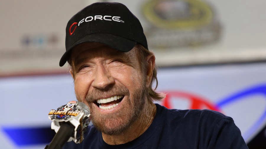 Detalles y contexto sobre la causa de muerte de Chuck Norris tras su hospitalización en Hawái