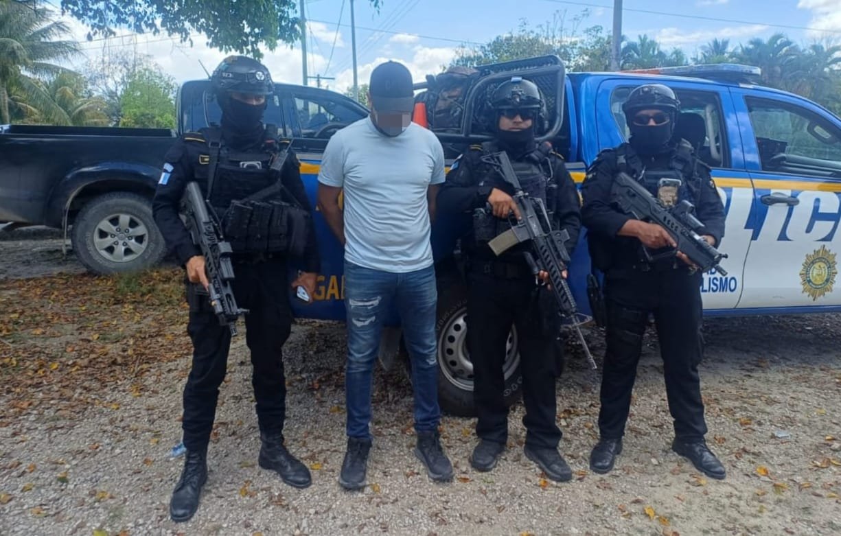 PNC detiene en Petén a extraditable vinculado a narcotráfico solicitado por EE.UU. PNC detiene en Petén a extraditable vinculado a narcotráfico solicitado por EE.UU.