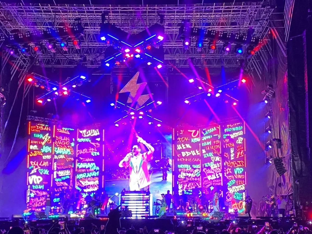 Grupo Firme conquista El Salvador con “La Última Peda Tour” en un Estadio Cuscatlán lleno