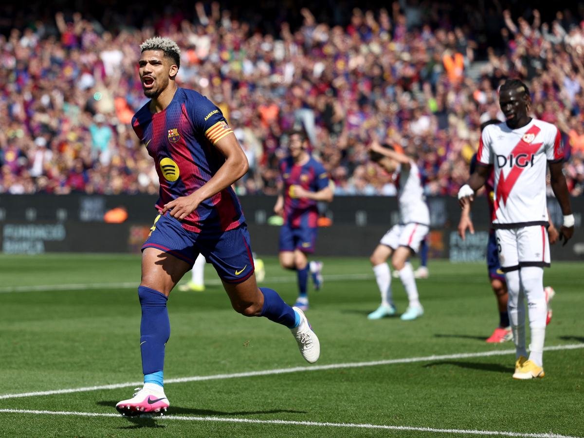 Ronald Araújo da victoria al Barcelona y amplía ventaja sobre Real Madrid en La Liga