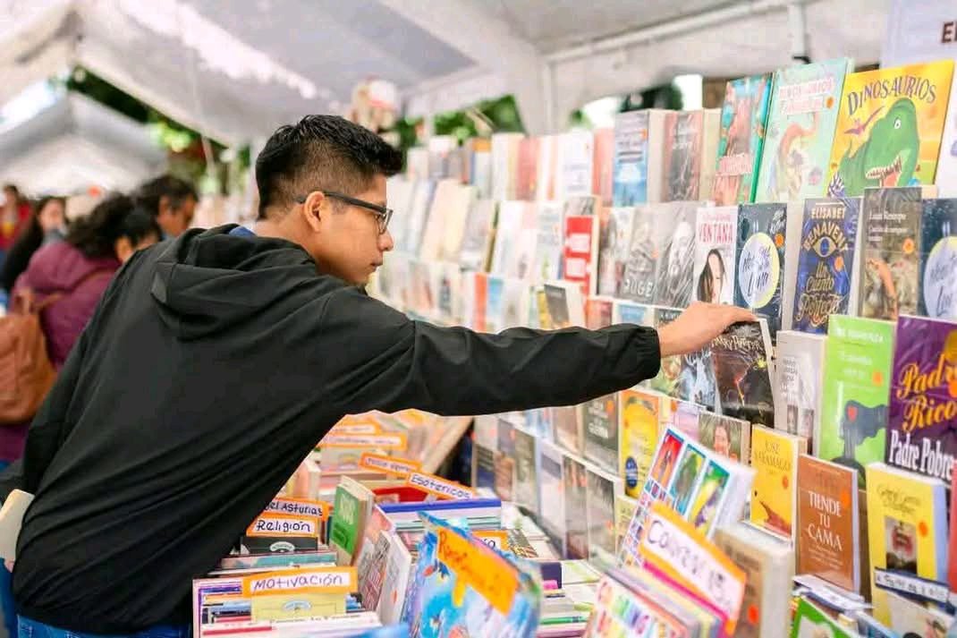 Concluye con éxito el Primer Festival del Libro 2026 en la Plaza Barrios de la Ciudad de Guatemala