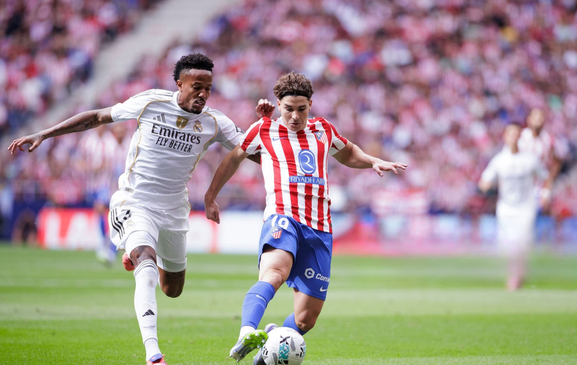 Real Madrid y Atlético de Madrid se enfrentan en un decisivo derbi por LaLiga