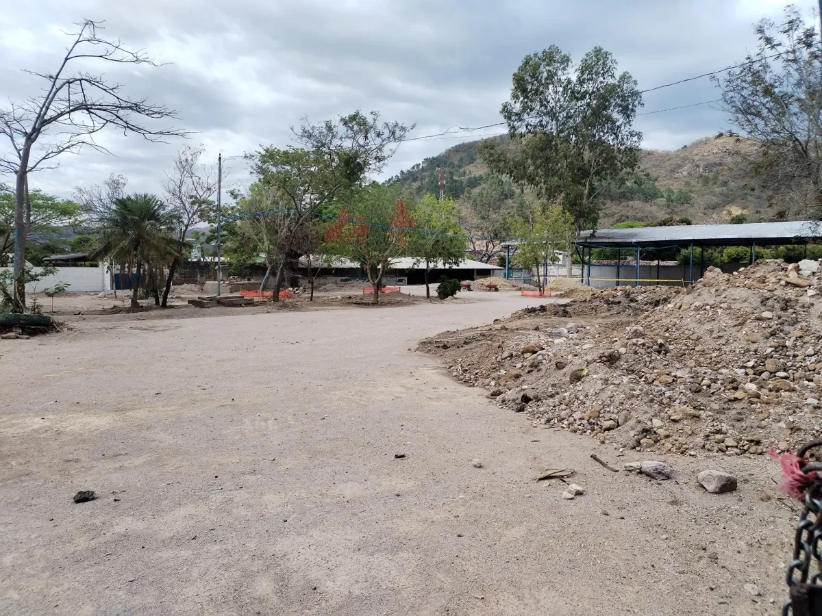 Obras de remodelación en escuela de Santa Ana permanecen paralizadas y generan preocupación