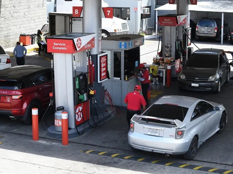 Impacto de la crisis en Oriente Medio en los precios de la gasolina en Centroamérica