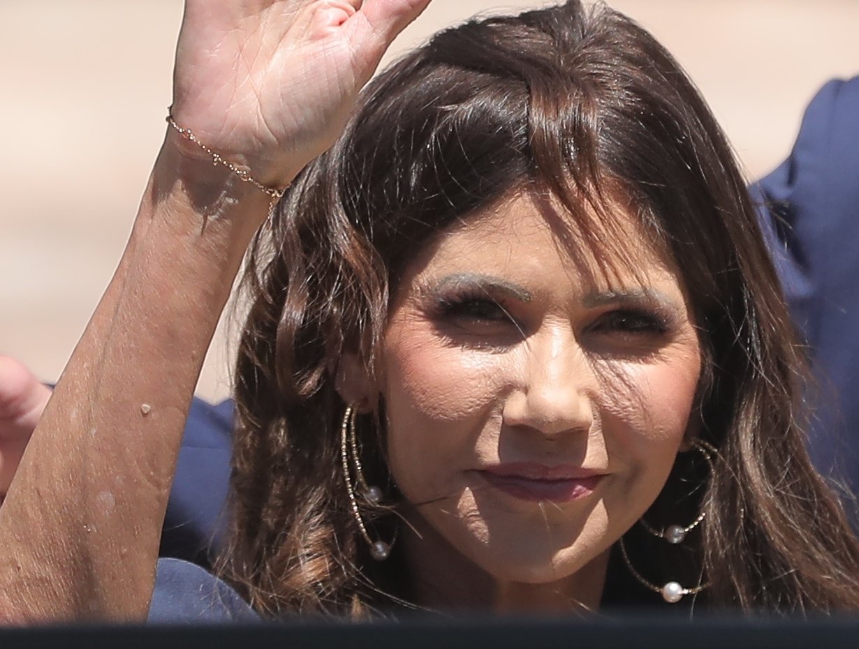 Nasry Asfura y Kristi Noem abordan inversión, seguridad y migración en reunión en Honduras