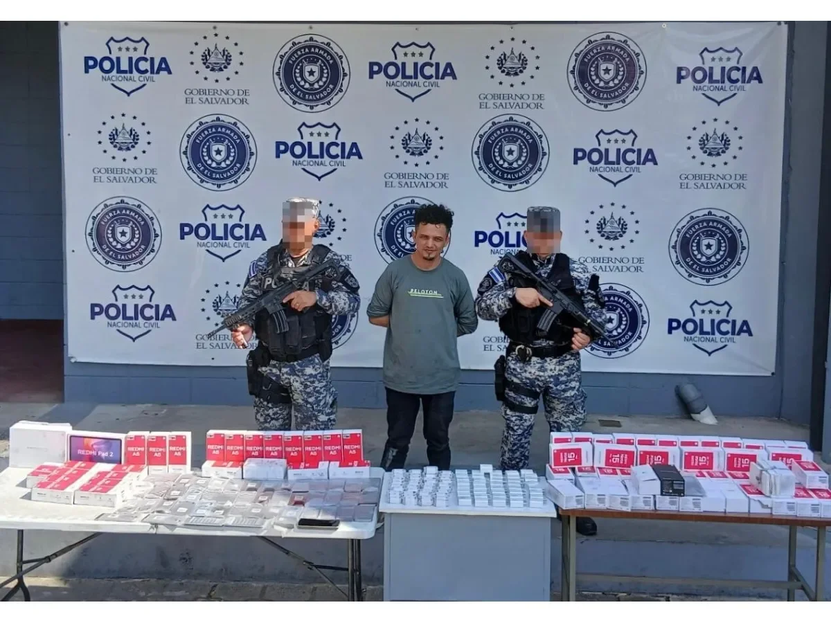 Capturan en Soyapango a hombre acusado de hurtar 47 celulares en centro comercial