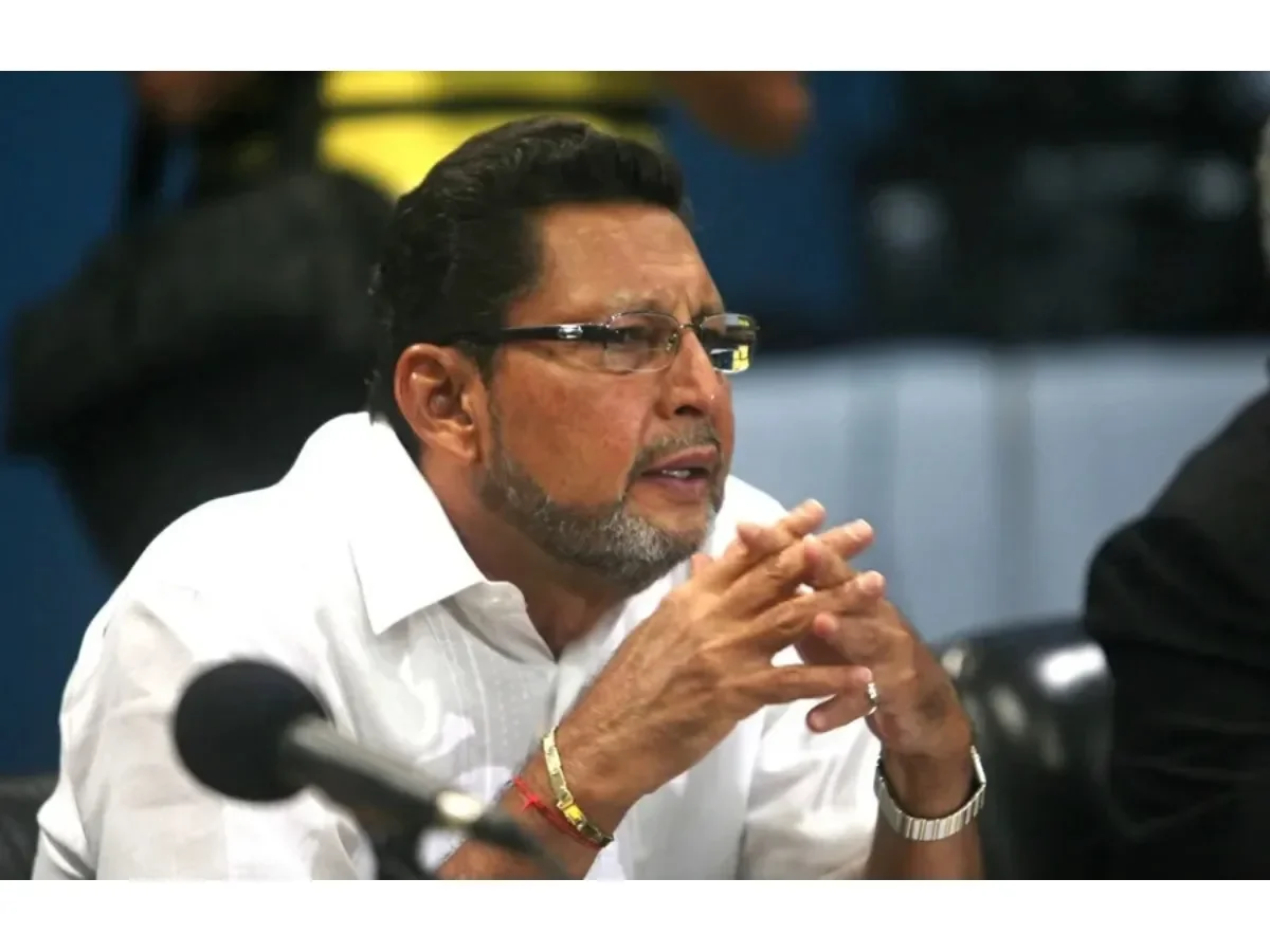 Gobierno de Nicaragua difunde imágenes de Bayardo Arce en prisión tras reclamos familiares