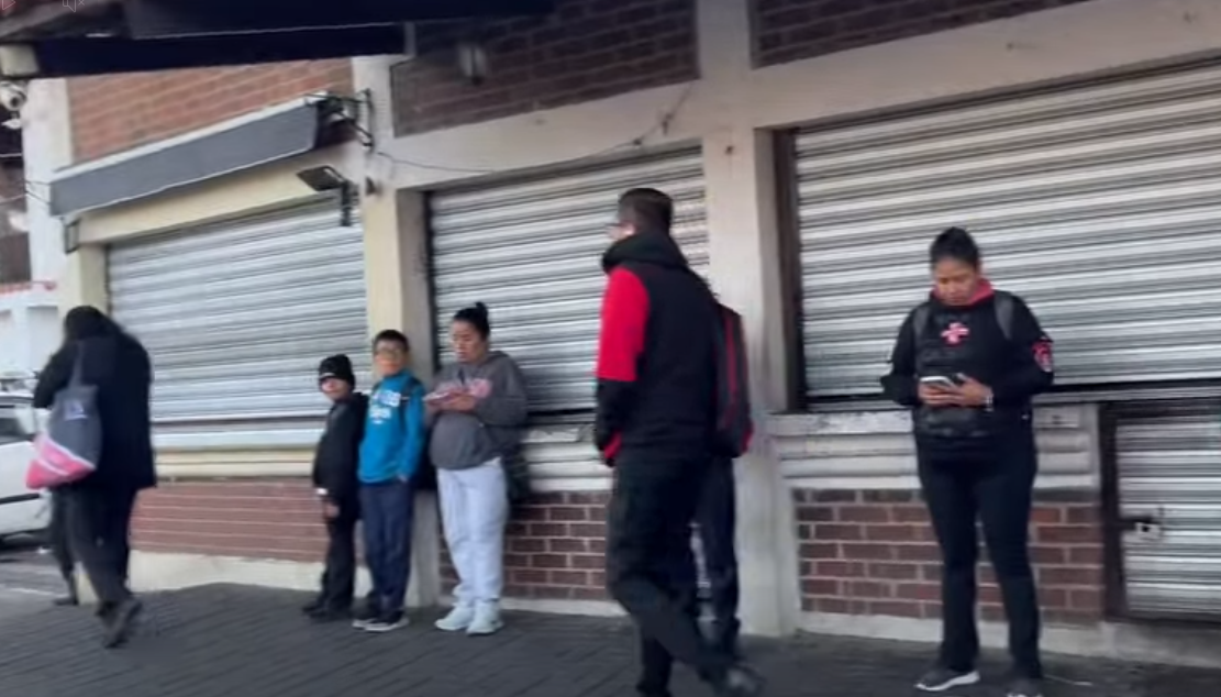 Paro de buses en Mixco genera afectaciones y exige reajuste tarifario por aumento en combustibles Paro de buses en Mixco genera afectaciones y exige reajuste tarifario por aumento en combustibles