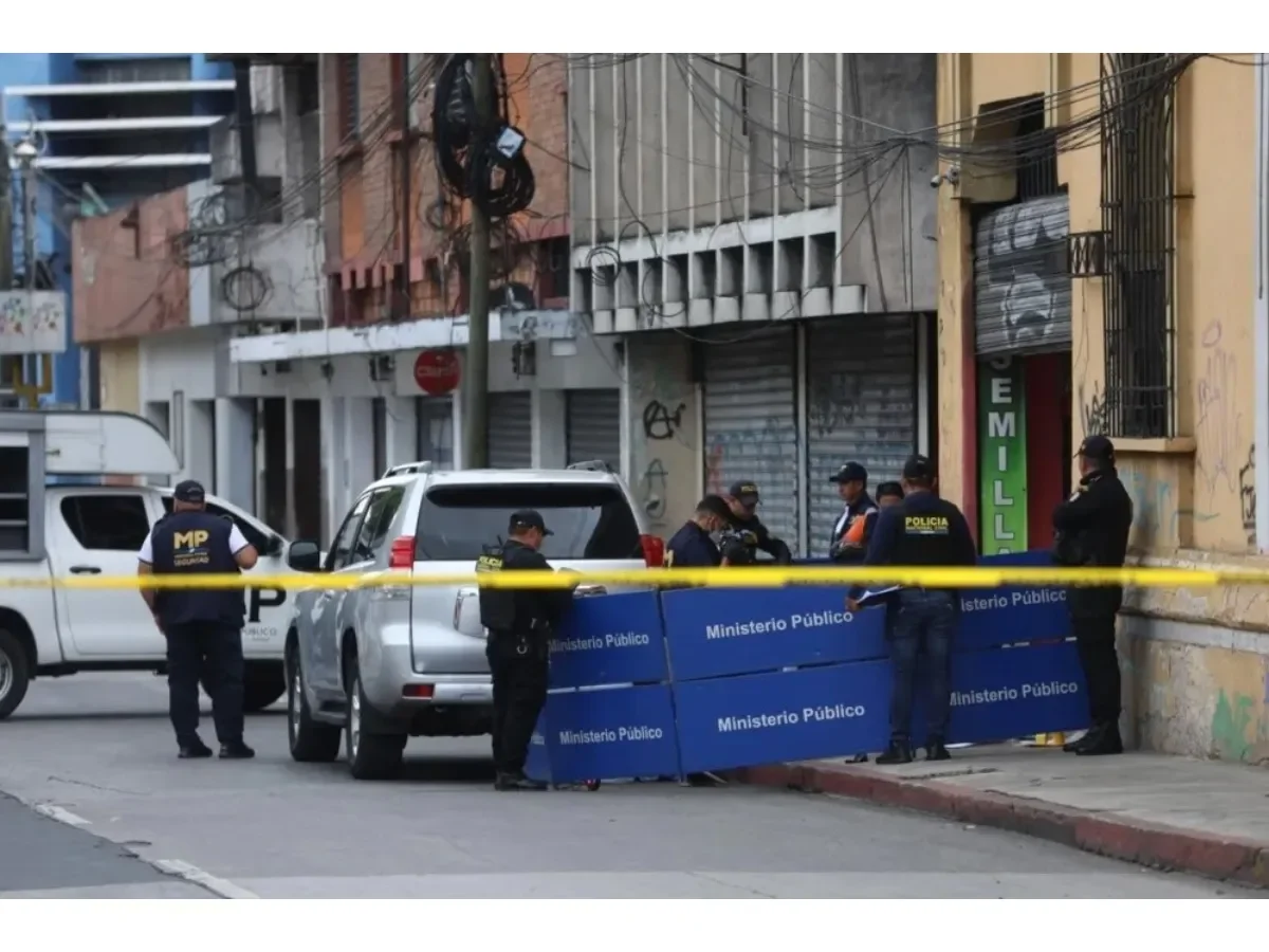 Ataque armado en Ciudad de Guatemala deja tres muertos, entre ellos padre e hijo comerciantes