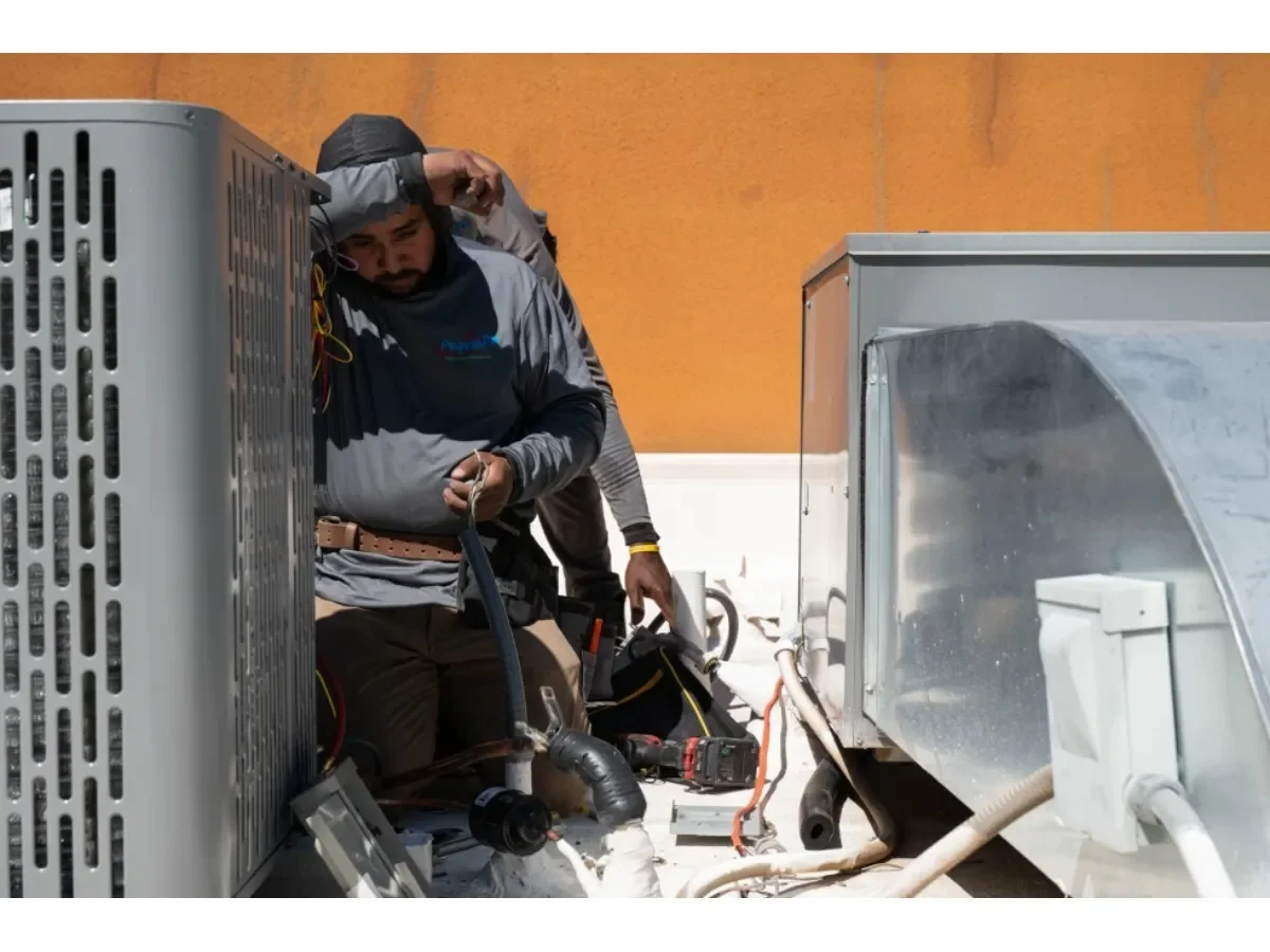 Ola de calor histórica en EE. UU. rompe récords y se extiende hacia el este del país