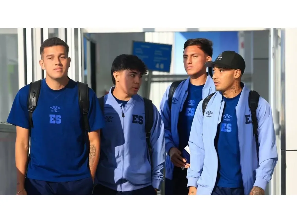 La selección de El Salvador parte hacia República Dominicana para doble fecha internacional