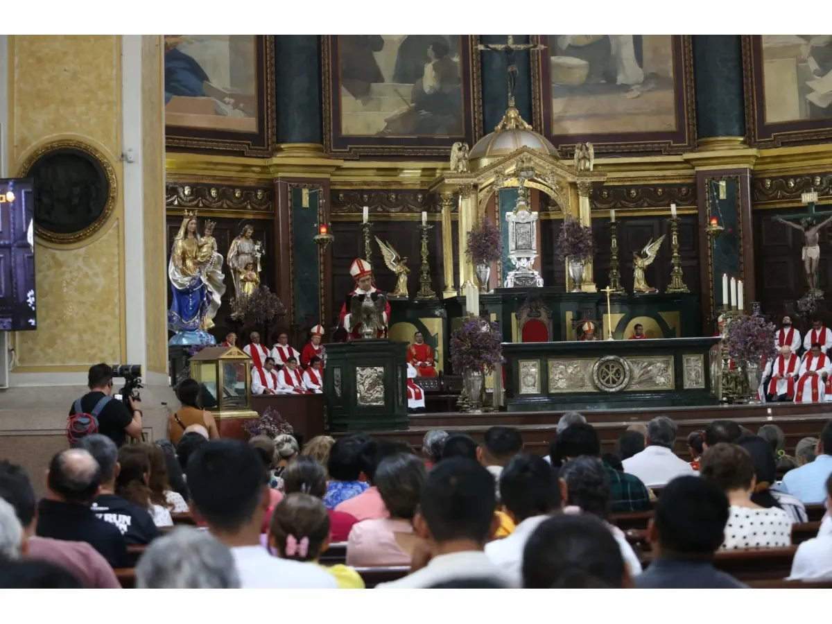 Arzobispo de San Salvador propone reducción de impuestos a medicinas y reforma tributaria integral