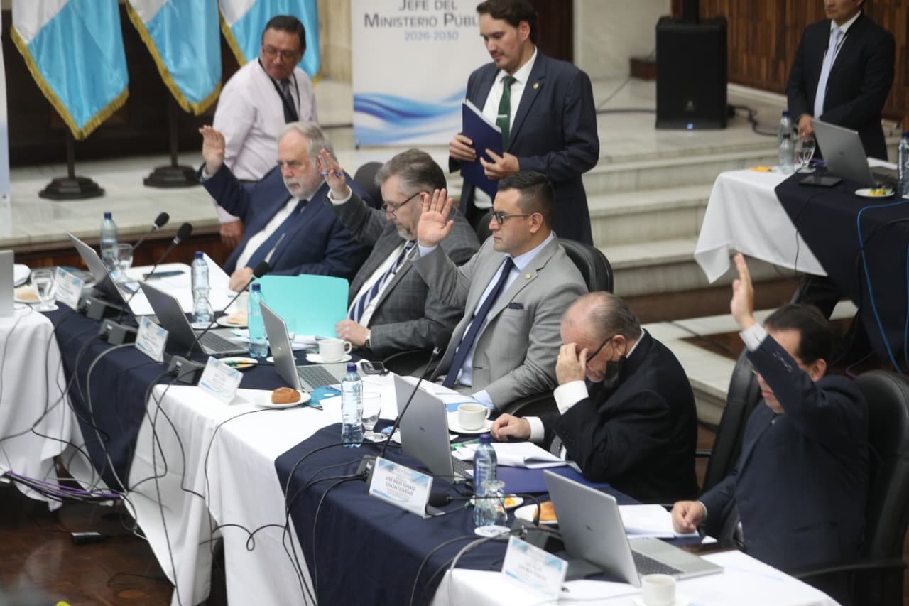 Comisión de Postulación avanza con pruebas de descargo y calendariza entrevistas para fiscal general