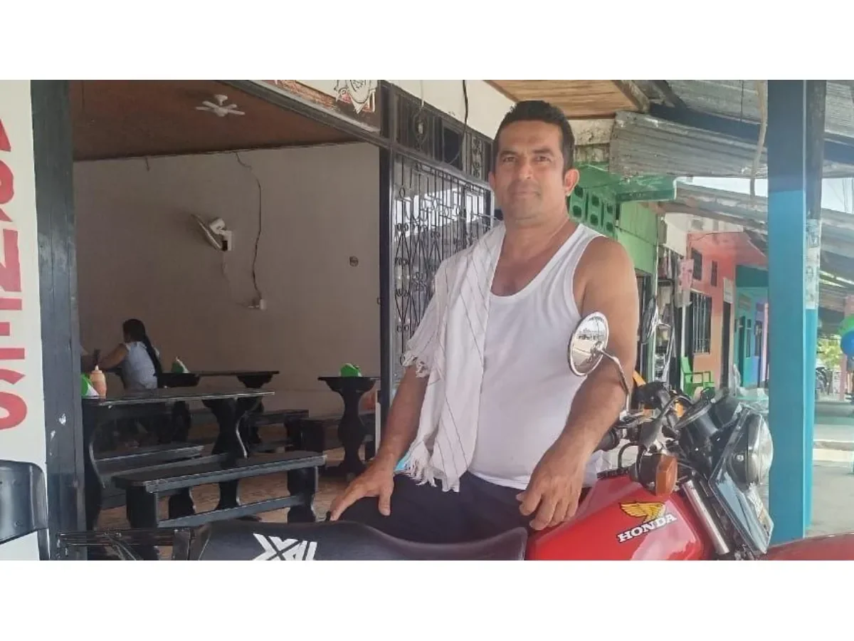 Carnicero colombiano se convierte en héroe tras rescatar a soldados heridos en accidente aéreo